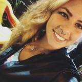 Lare from Pontal do Parana | Woman | 27 years old | Capricorn