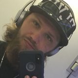 Dj from Woodstock | Man | 33 years old | Capricorn