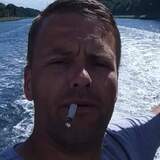 Tauspeb2 from Line | Man | 44 years old | Capricorn